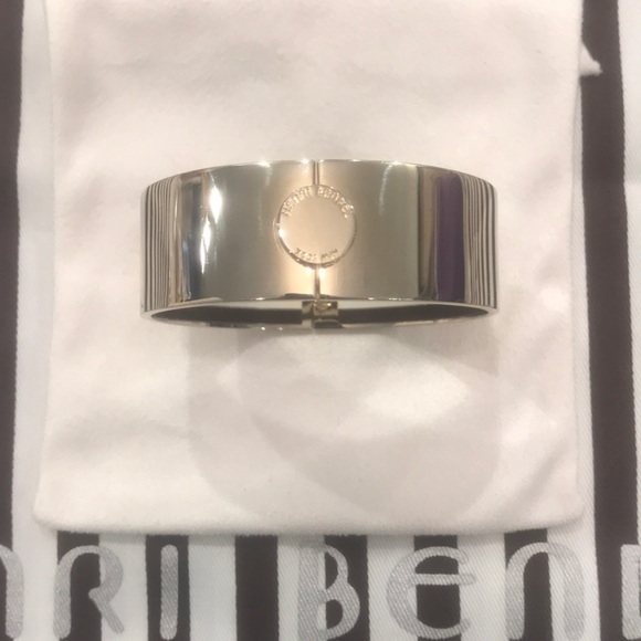 Henri Bendel bangle - Picture 1 of 3